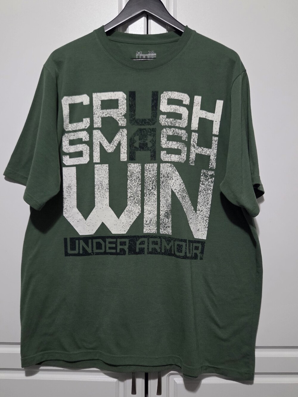 Under Armour Heatgear Mens Green Short Sleeve T- Shirt Graphic Crash Smash Win
